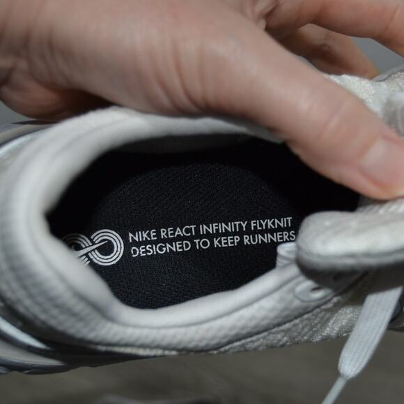 Nike React Infinity Flyknit 3 Run White & Silver Woman's Size 8 - Picture 9 of 11